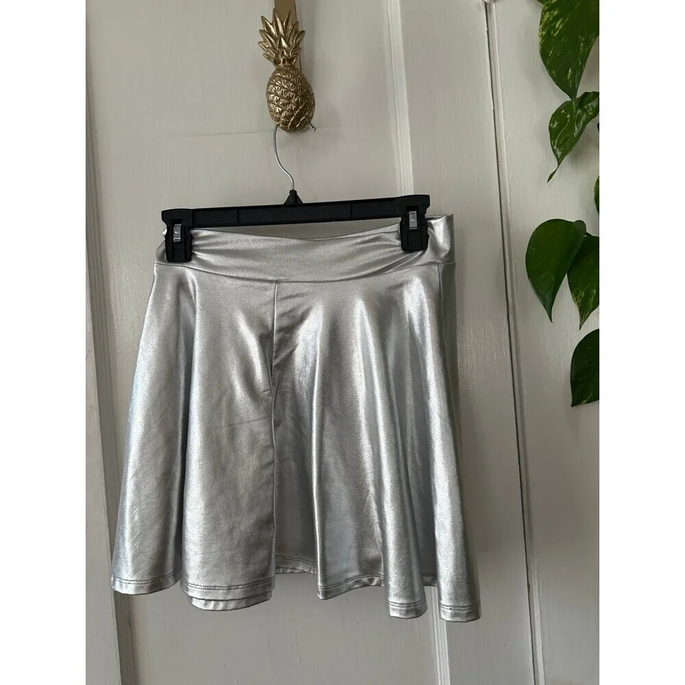 Adult women’s size medium Silver skirt